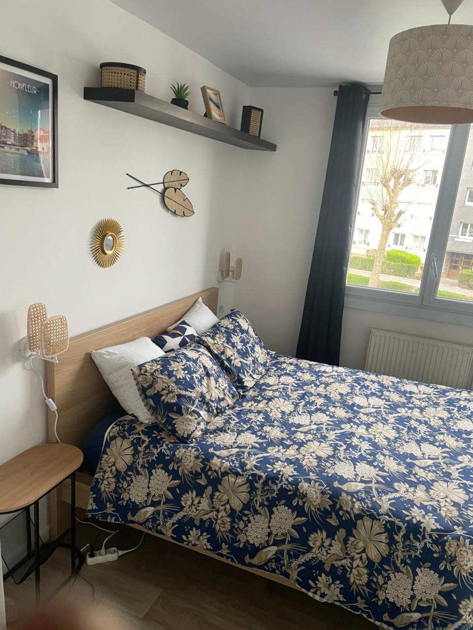 Bel appartement spacieux ,convivial de 3 chambres avec parking privé sécure Apartment in Caen