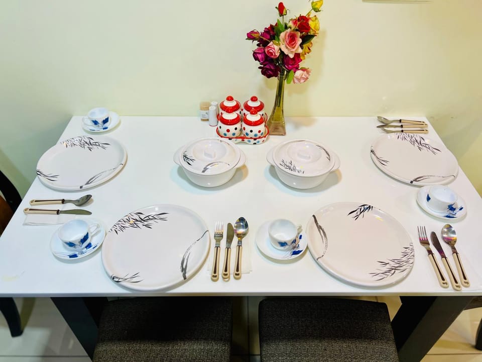 Food and drinks, Dining area, Communal kitchen, Food