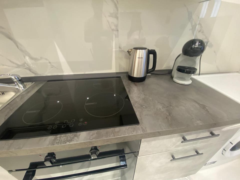 Coffee/tea facilities, Kitchen or kitchenette