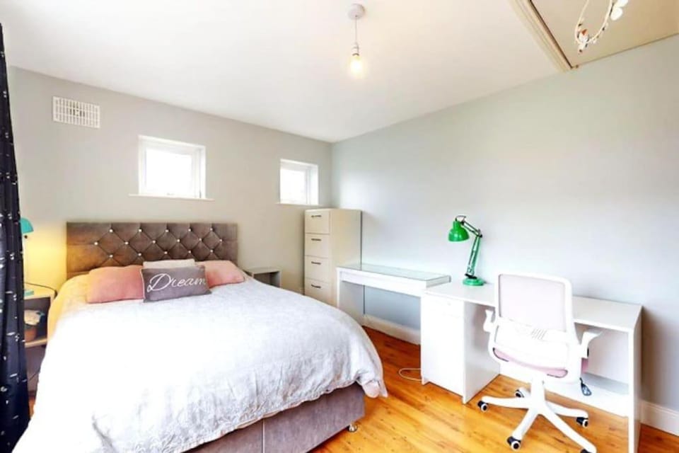 Donabate 5BD Home 10 min to Airport House in County Dublin