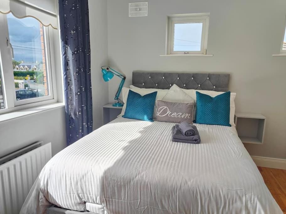 Donabate 5BD Home 10 min to Airport House in County Dublin