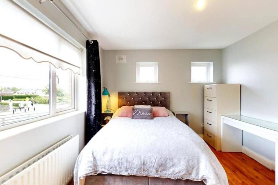 Donabate 5BD Home 10 min to Airport House in County Dublin