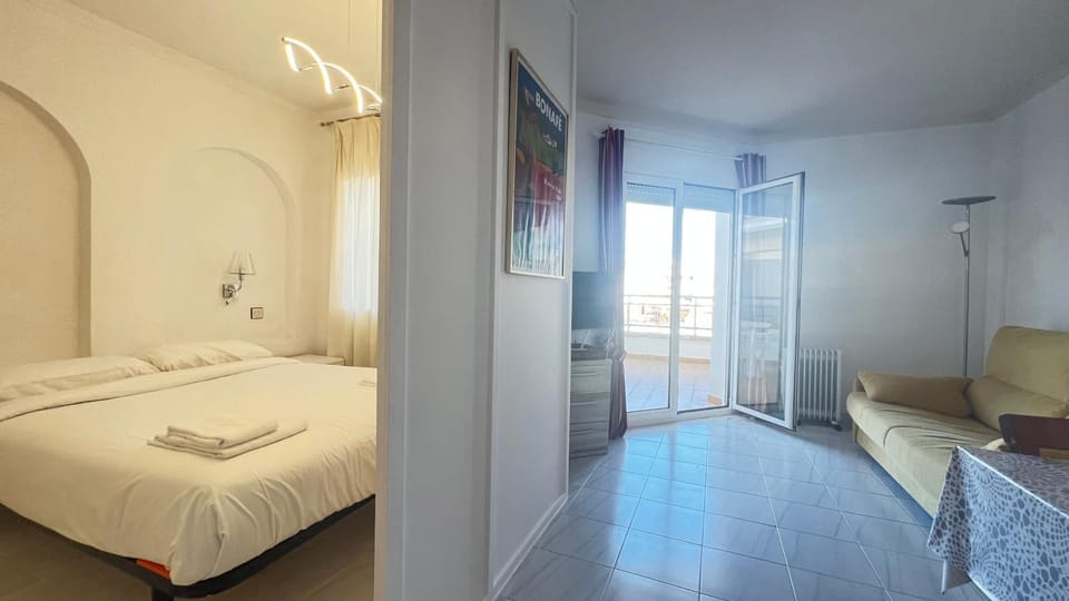 Living room, Photo of the whole room, Bedroom
