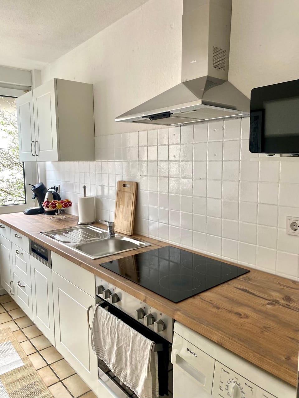 Spacious 3-Bed Apartment WiFi, Netflix, Self Check-in Apartment in Wuppertal