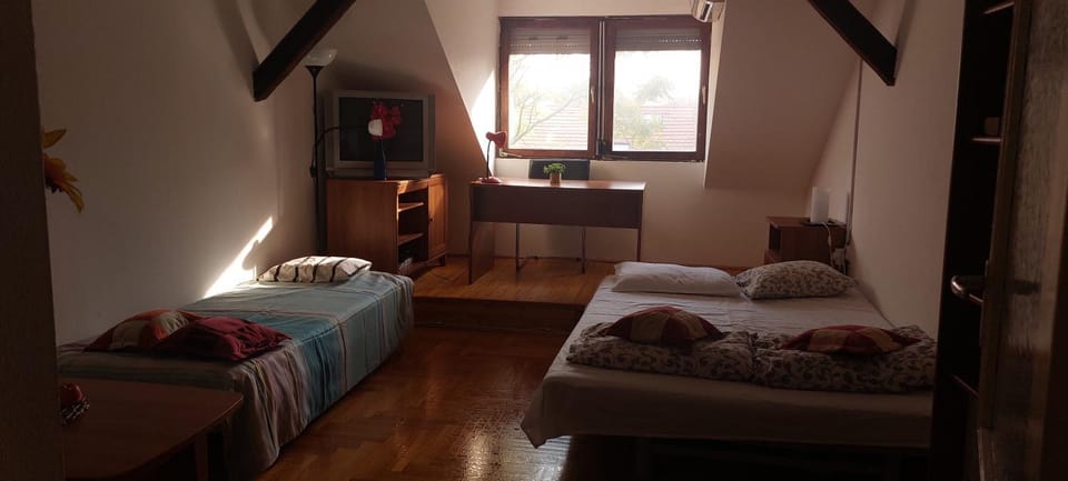 Photo of the whole room, Bedroom