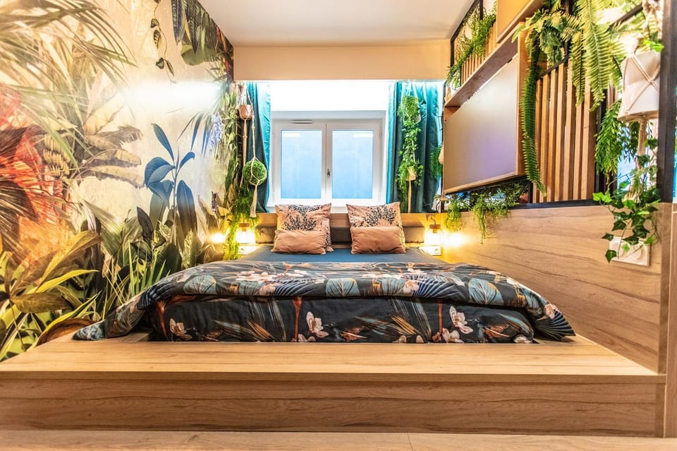 Bed, Bedroom