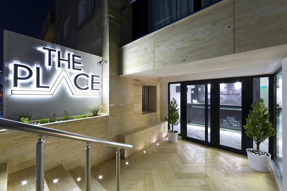 Property building, Facade/entrance