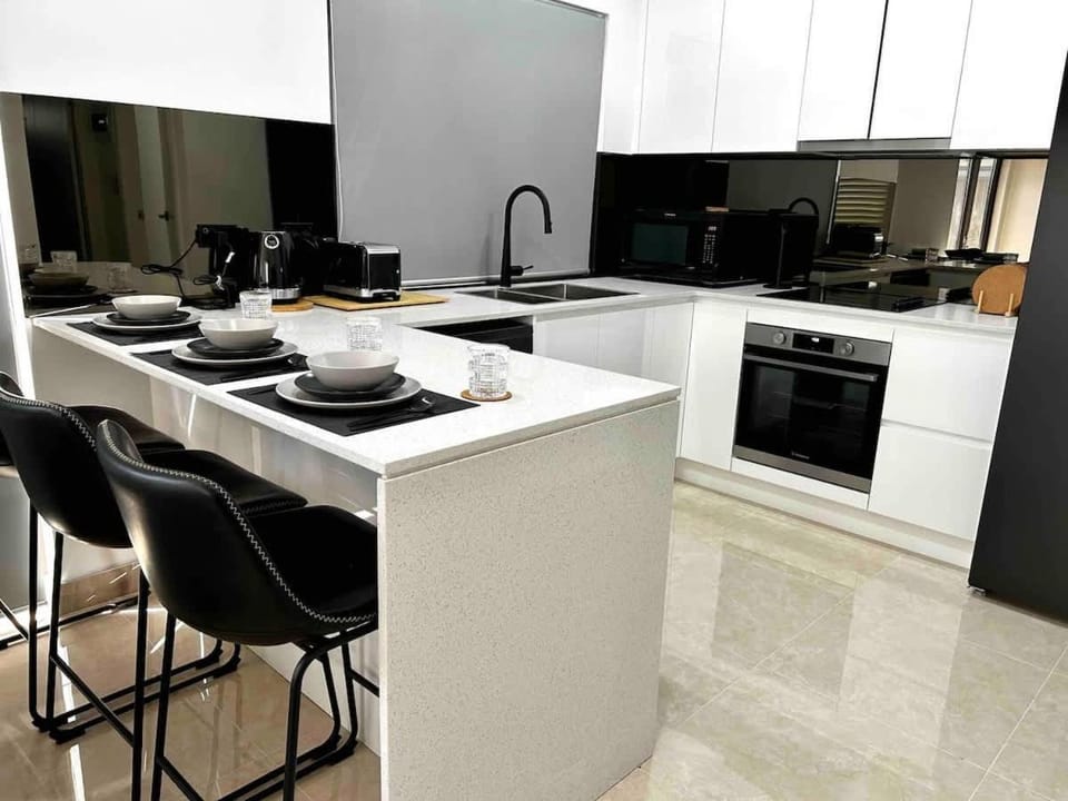 Private, Modern & Luxurious Granny Flat House in Lidcombe