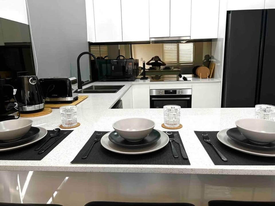 Private, Modern & Luxurious Granny Flat House in Lidcombe