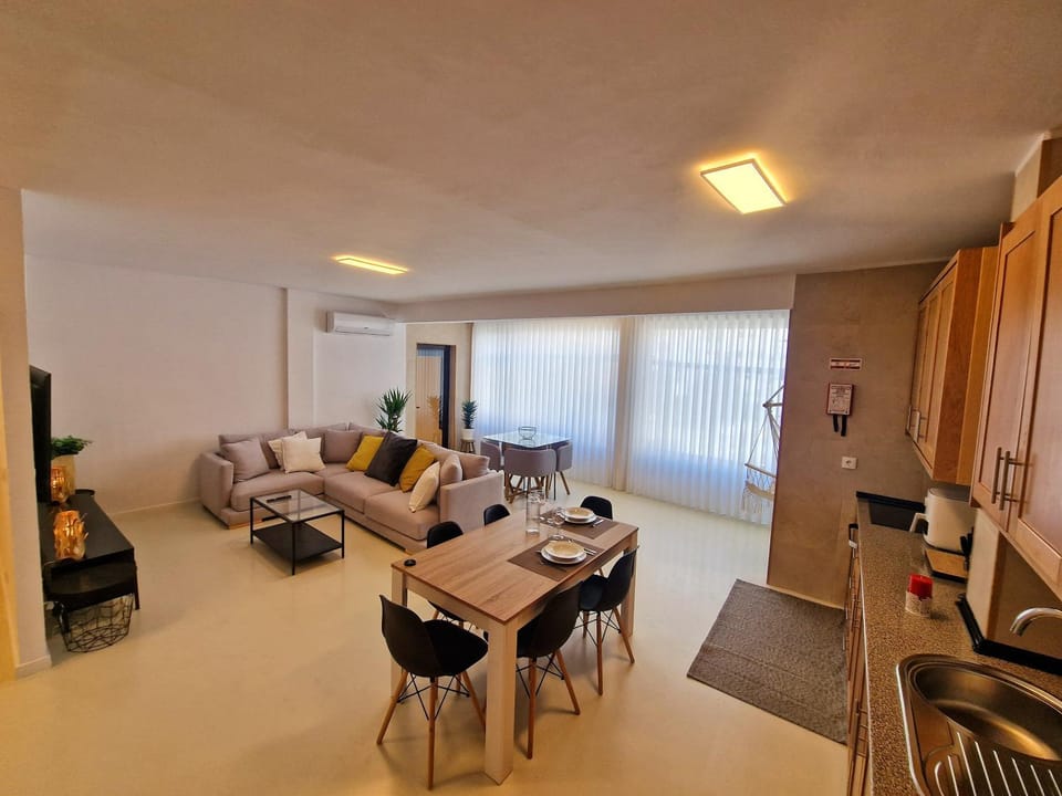 Living room, Seating area, Dining area