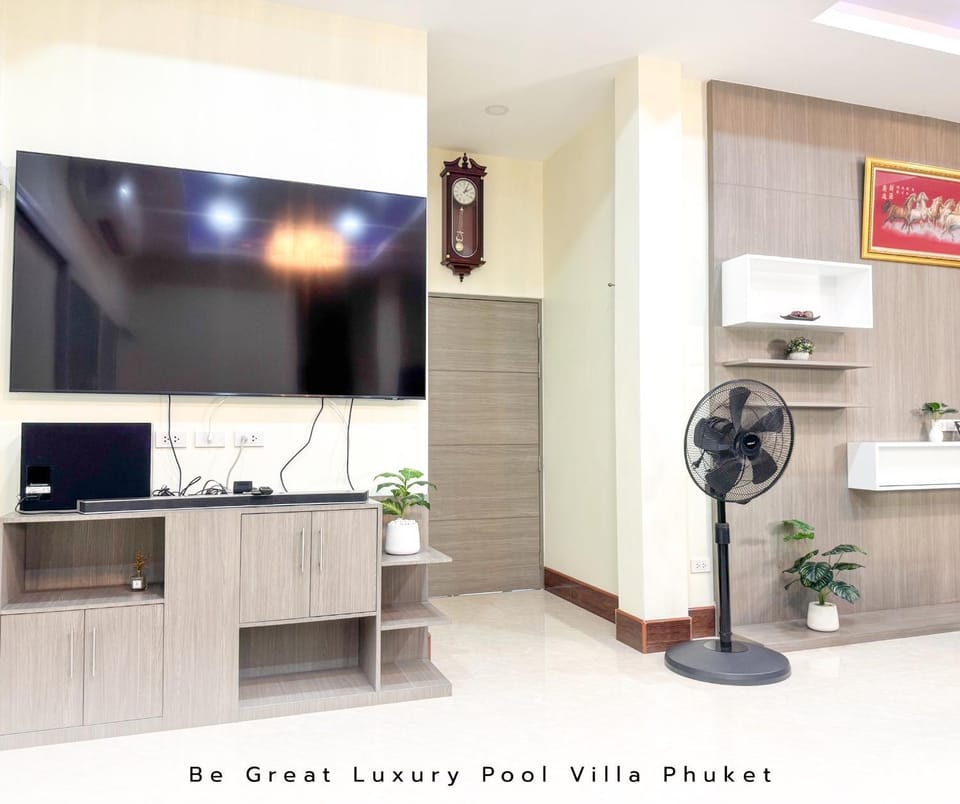 Luxury Pool Villa 5 mins to Phuket Old Town Villa in Wichit