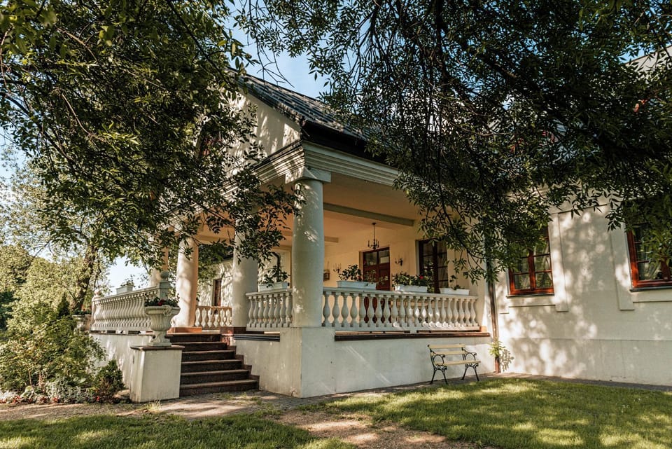 Property building, Garden, Balcony/Terrace