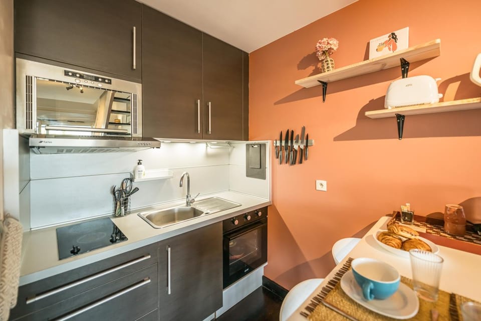 Kitchen or kitchenette