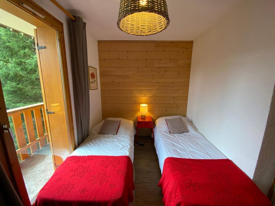 Méribel Centre: Duplex 4 Chambres, 8 Pers, Proche Pistes - FR-1-411-955 Apartment in Les Allues