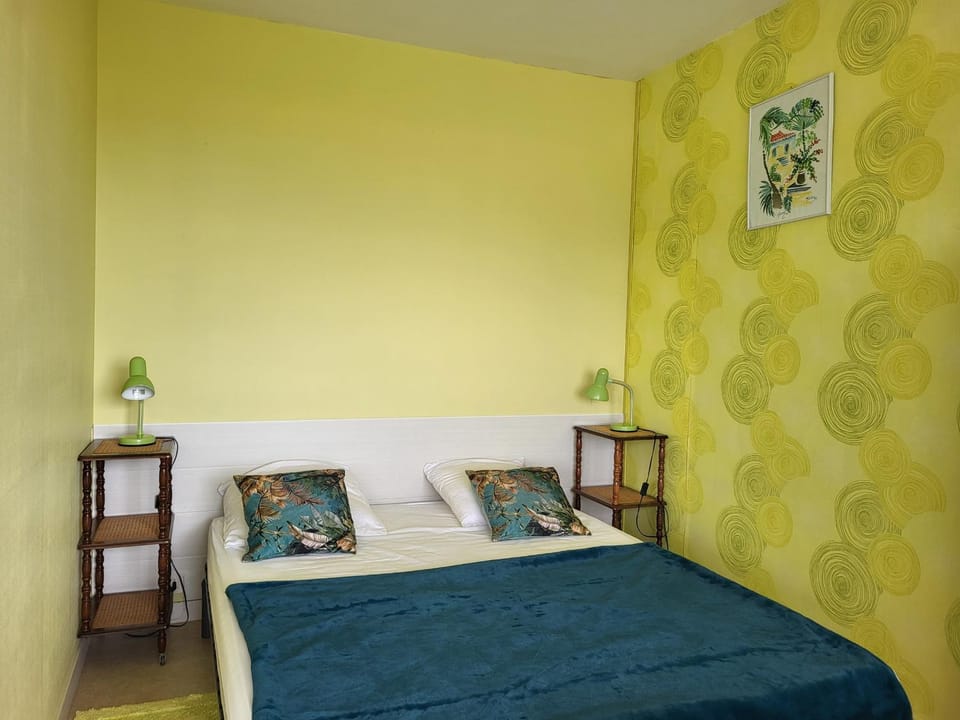 Appartement 4 Pers, Vue Mer, 2 Terrasses, Accès Plage - FR-1-364-173 Apartment in Pays de la Loire