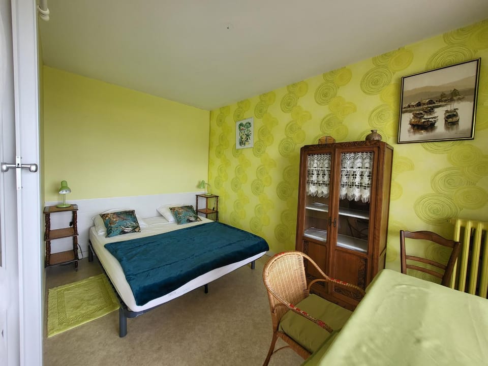 Appartement 4 Pers, Vue Mer, 2 Terrasses, Accès Plage - FR-1-364-173 Apartment in Pays de la Loire