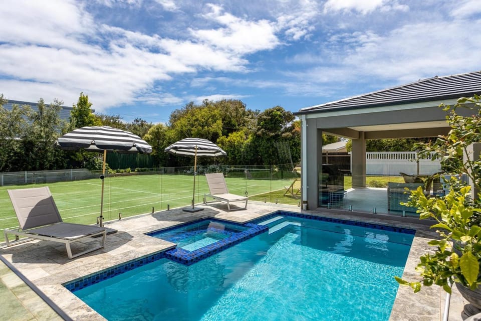 Bellaluca Hamptons House in Melbourne Road