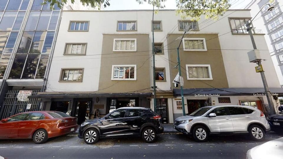 Property building, Property building, Street view, Location