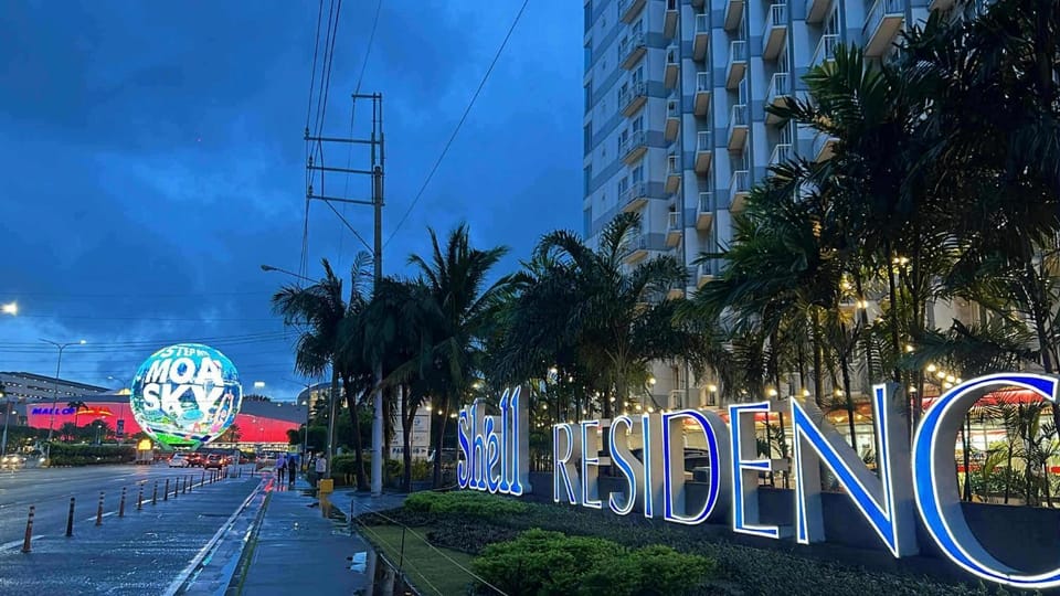 Kathys Crib with balcony Pool view at Shell Residence Apartment hotel in Pasay