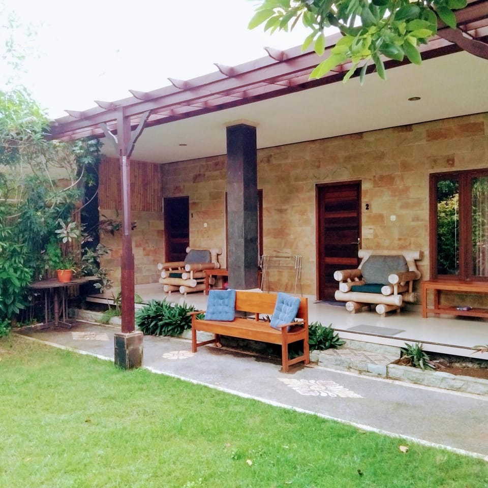 Patio, Seating area