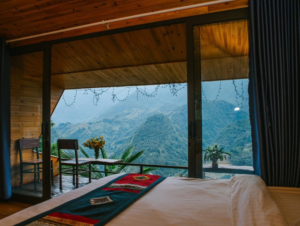 Bed, Natural landscape, Balcony/Terrace, Bedroom, Mountain view