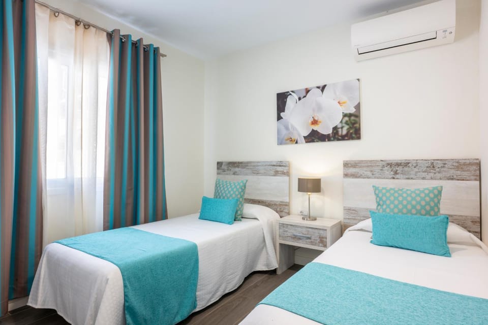 Bed, Bedroom, air conditioner