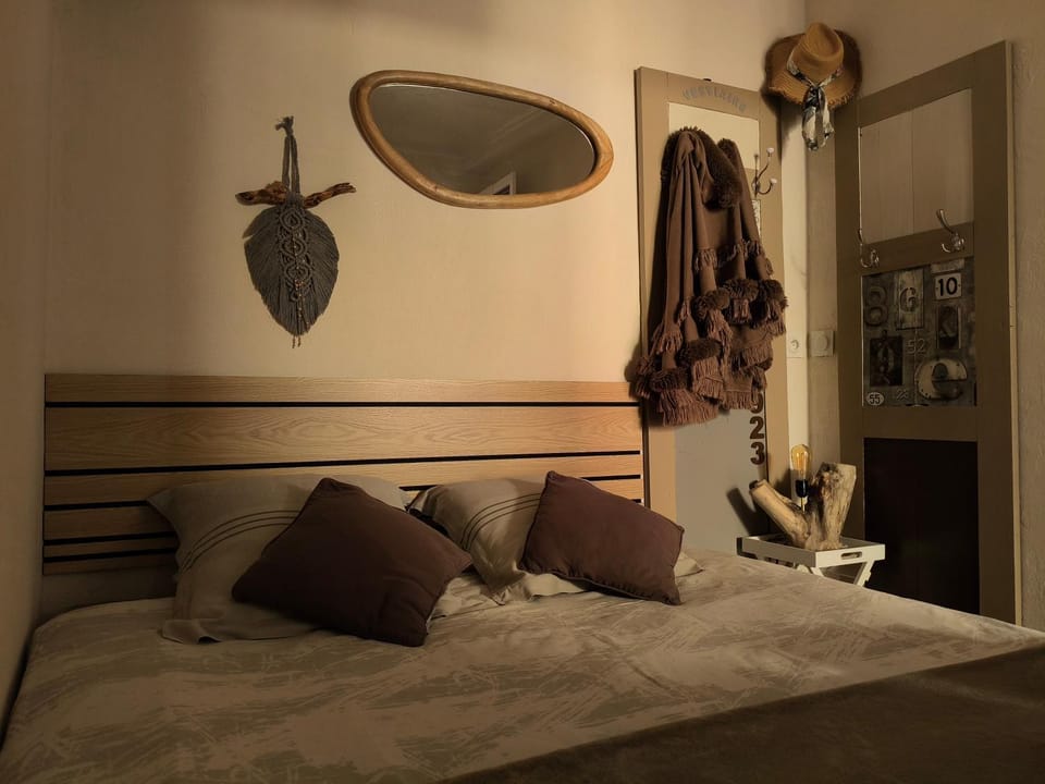 Bed, Bedroom