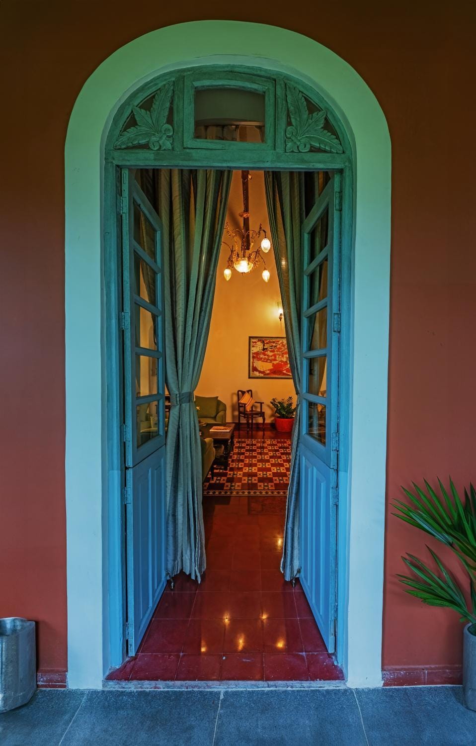 Facade/entrance