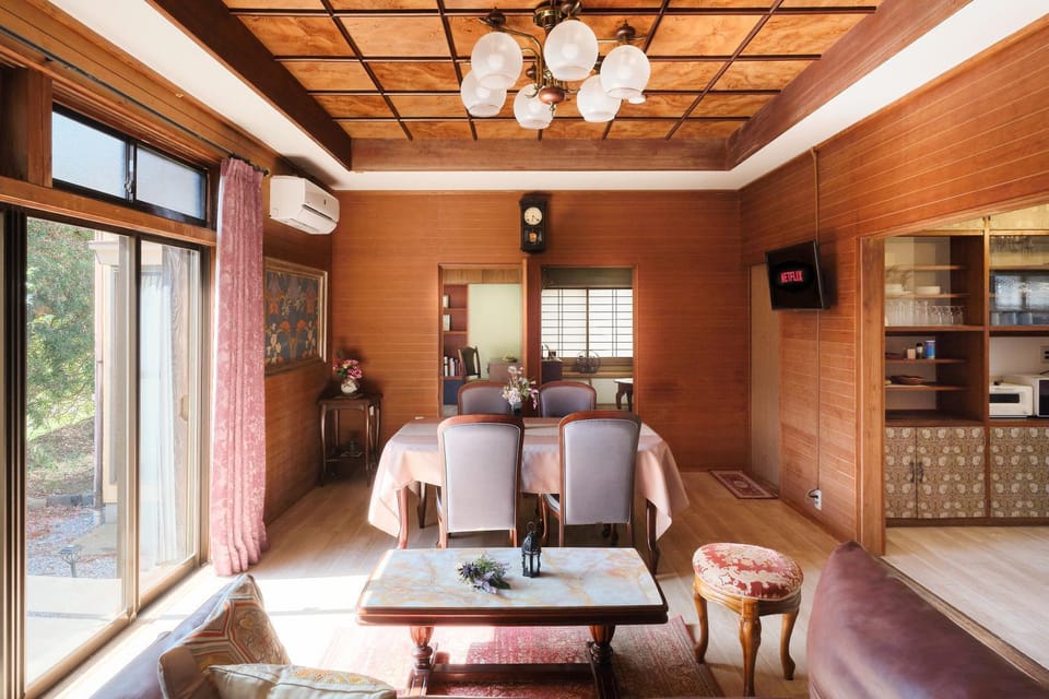 TV and multimedia, Dining area