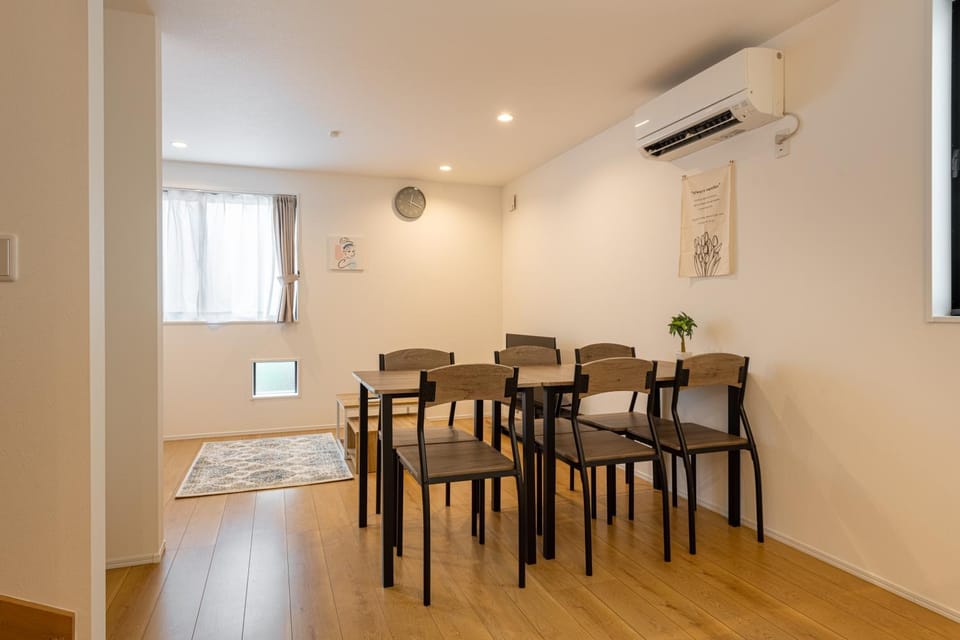 Living room, Dining area