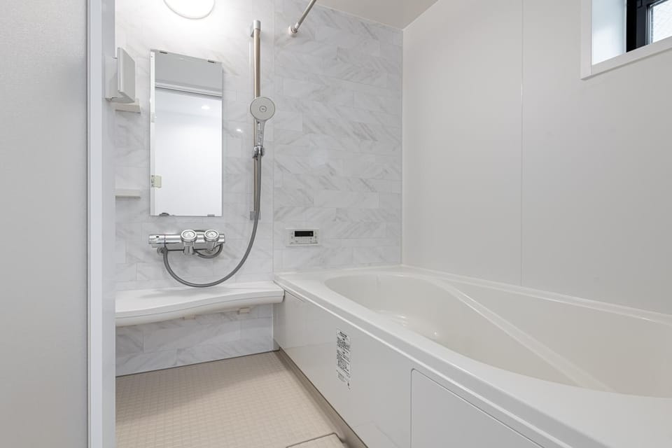 Bathroom, Bath