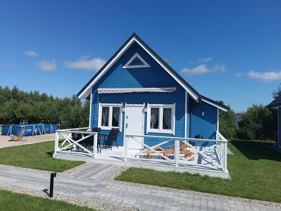 Property building, Spring, Day, Natural landscape, Garden, Garden view