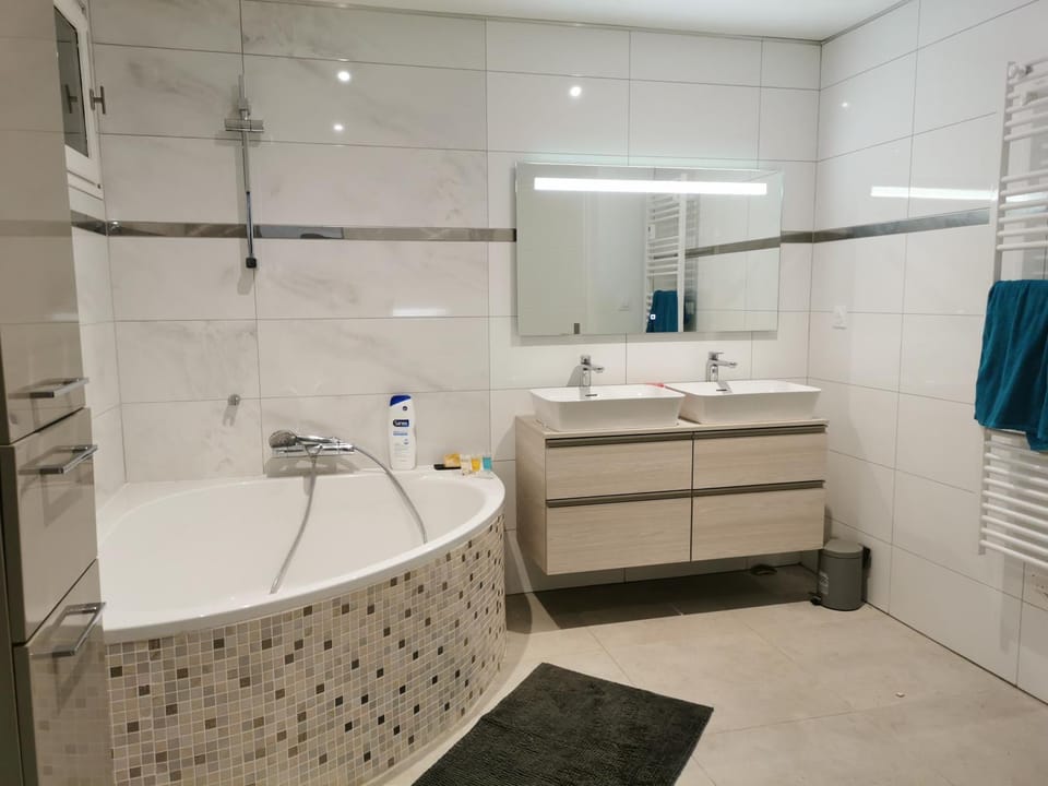 Shower, Bathroom, Bath
