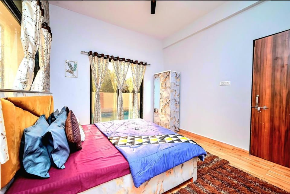 Bed, Photo of the whole room, Bedroom, wardrobe