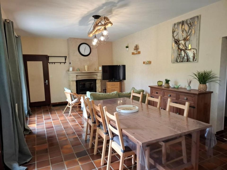Charmant gîte de montagne avec cheminée House in Auvergne-Rhône-Alpes