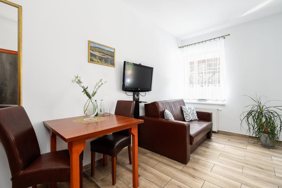 TV and multimedia, Seating area