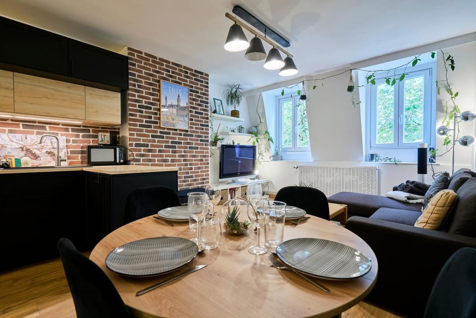 View (from property/room), Kitchen or kitchenette, Living room, Seating area, Dining area, stove