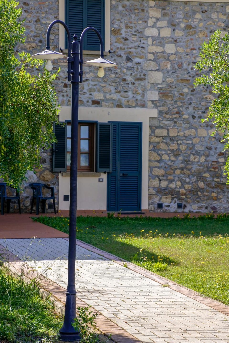 Property building, Facade/entrance, Garden