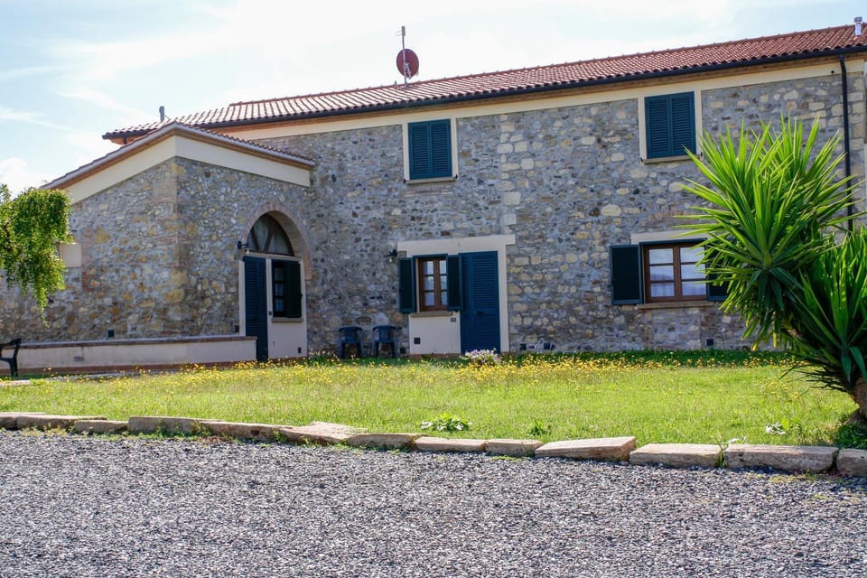 Property building, Facade/entrance, Garden