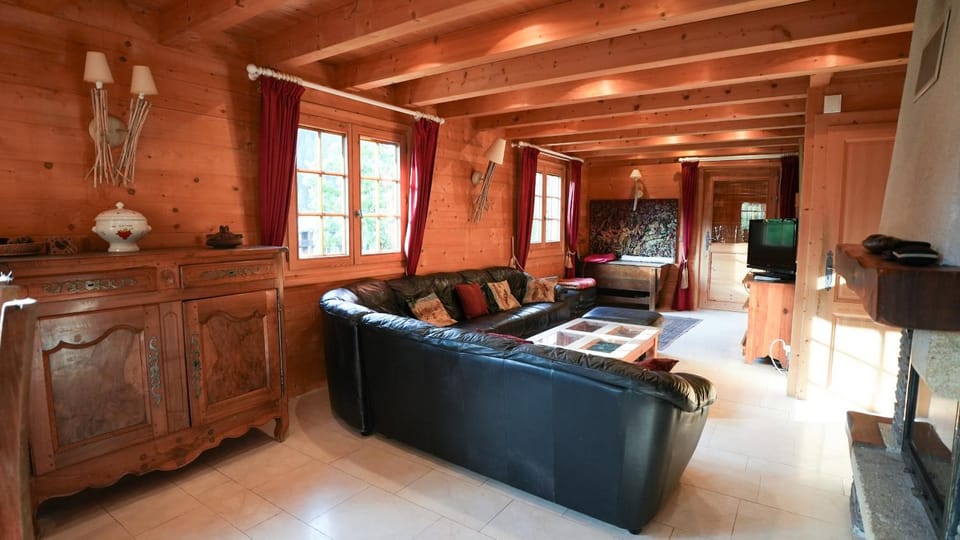 Communal lounge/ TV room, Living room