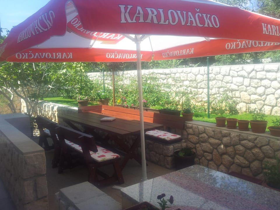 BBQ facilities, Garden