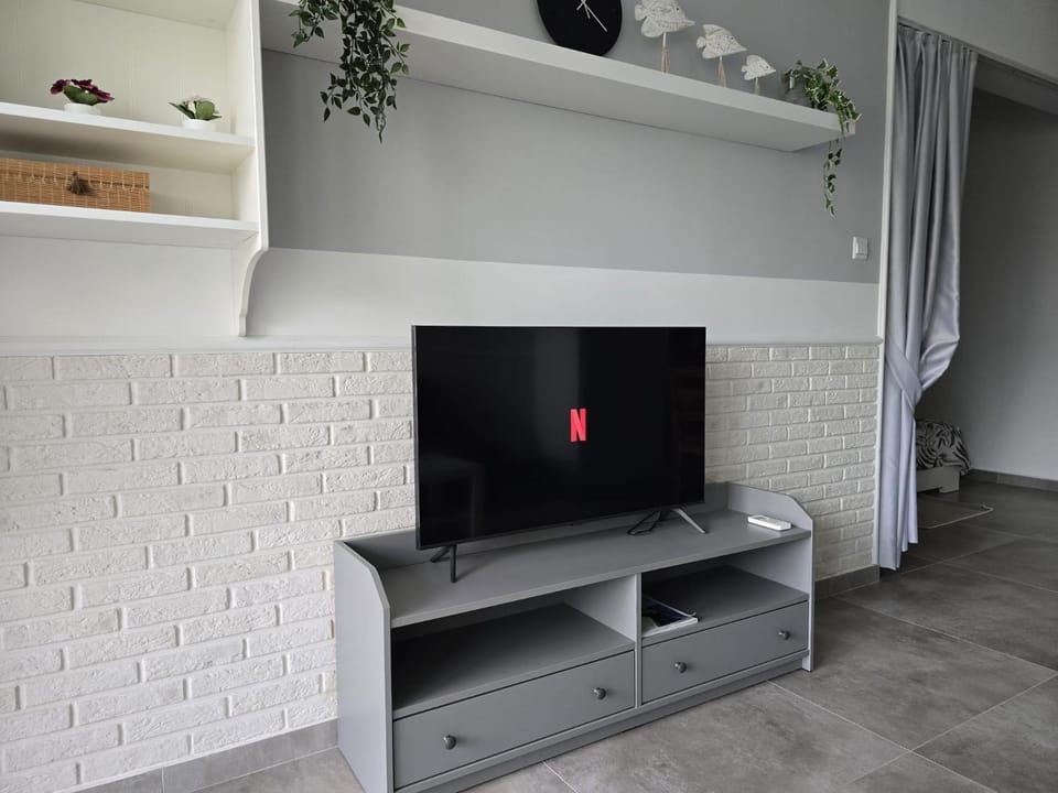 Communal lounge/ TV room, TV and multimedia, Evening entertainment