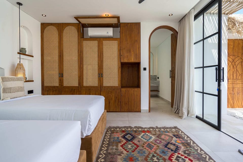 Bed, air conditioner