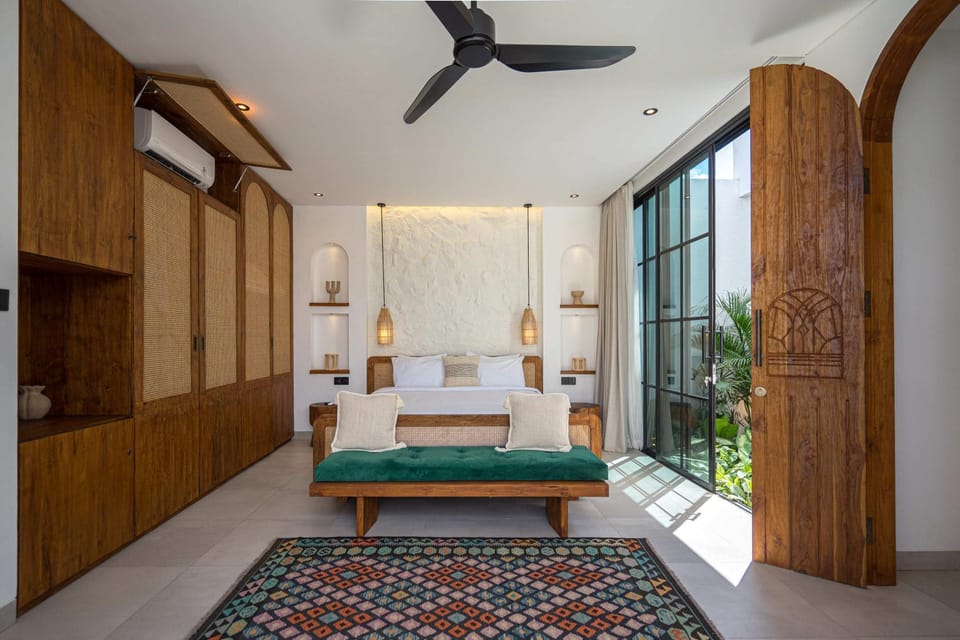 Bed, Photo of the whole room, Bedroom