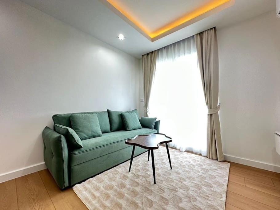 1BHK Apt High floor in Thonglor WiFi-Pool-Fitness Apartment in Bangkok