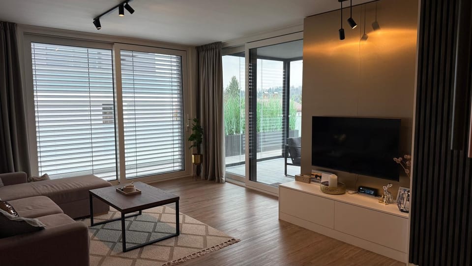 TV and multimedia, Living room, Seating area