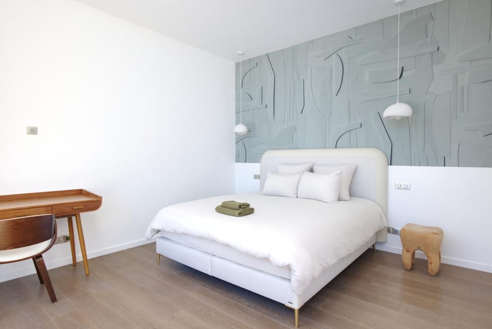 Bed, Photo of the whole room, Bedroom