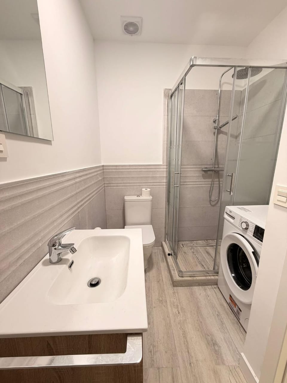 5'walk to plaza Mayor, 2 bedroom 1 sofa bed Apartment in Madrid