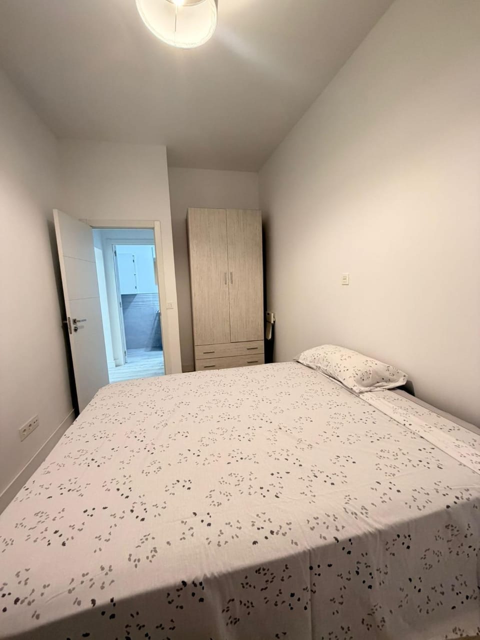 5'walk to plaza Mayor, 2 bedroom 1 sofa bed Apartment in Madrid