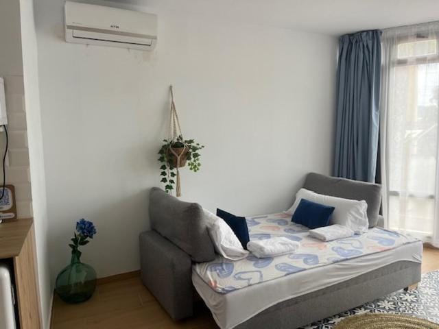 ALZIRA BONITA AMPLIO APARTAMENTO 25 CON HABiTACION Y VISTAS AL RIO JUCAR Apartment in Valencian Community